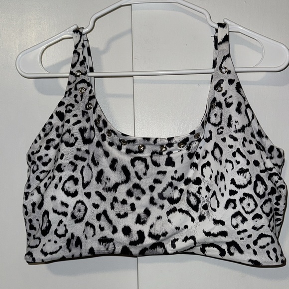 Coastal Waves Gray Leopard Print Bikini Swim Top w Grommet Trim Women’s 3X - Picture 1 of 7